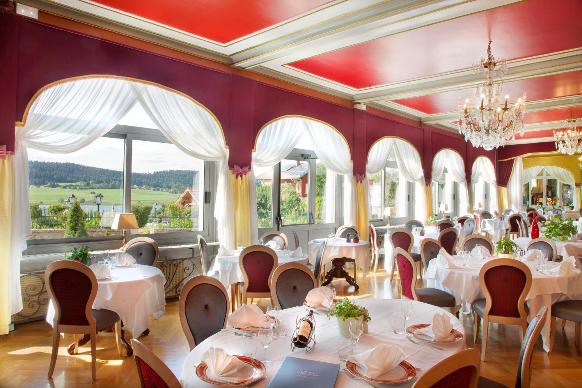 Hotel-Restaurant Le Lac Мальбюисон Экстерьер фото