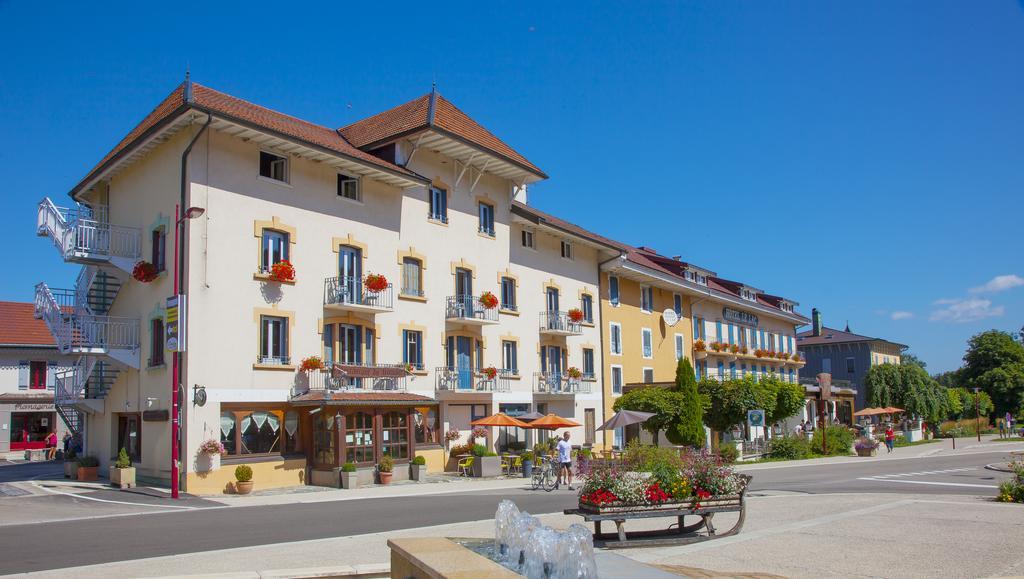 Hotel-Restaurant Le Lac Мальбюисон Экстерьер фото