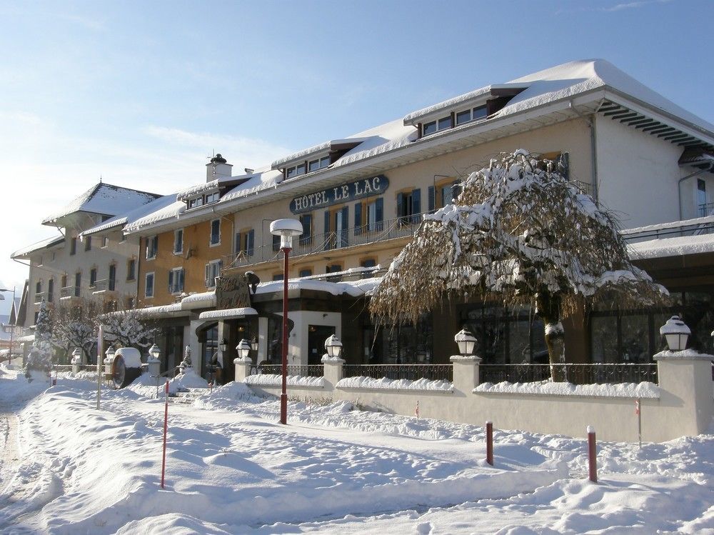 Hotel-Restaurant Le Lac Мальбюисон Экстерьер фото