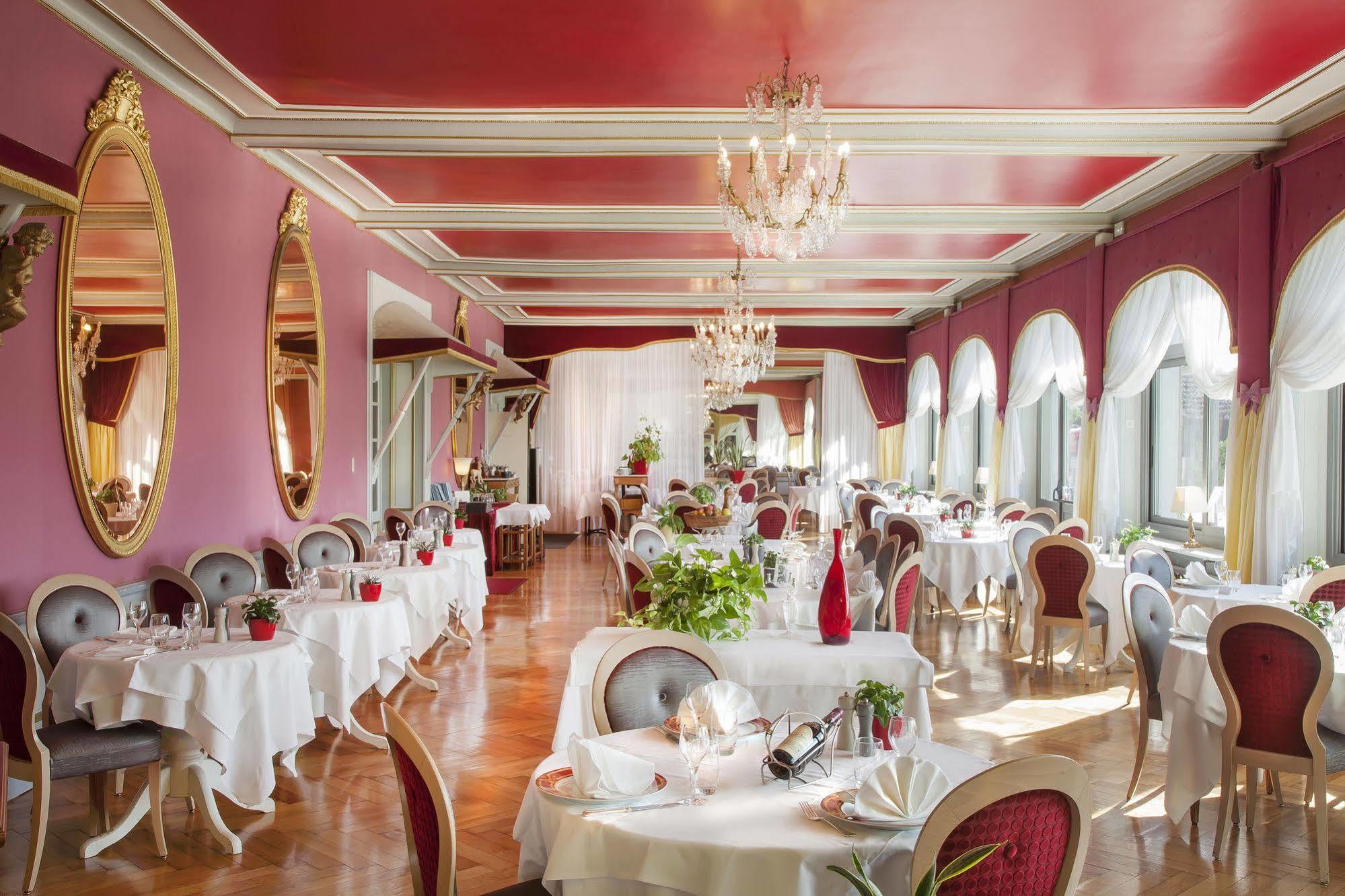 Hotel-Restaurant Le Lac Мальбюисон Экстерьер фото